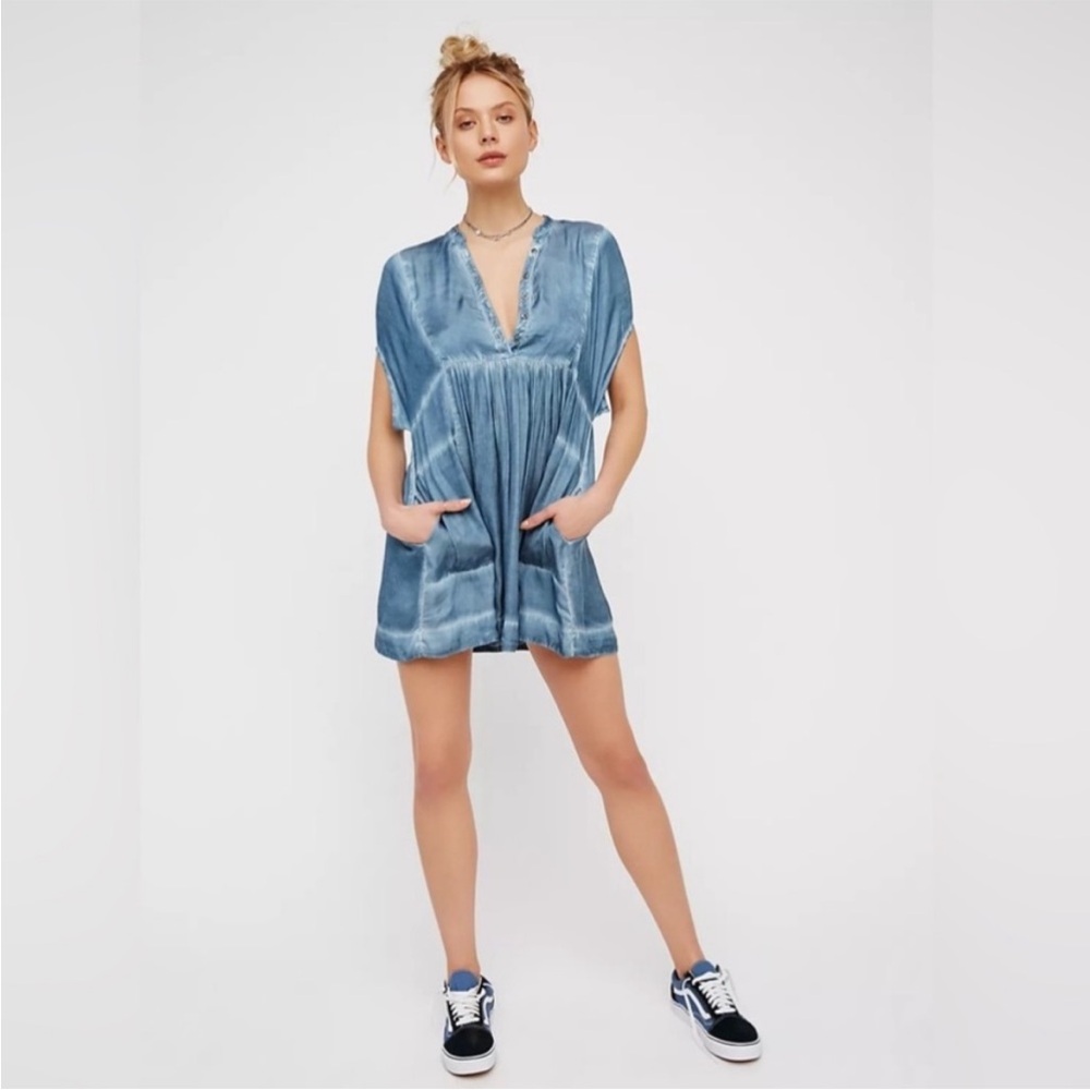 Free People Blue Satin Feel Chambray MINI Dress
Size Small
